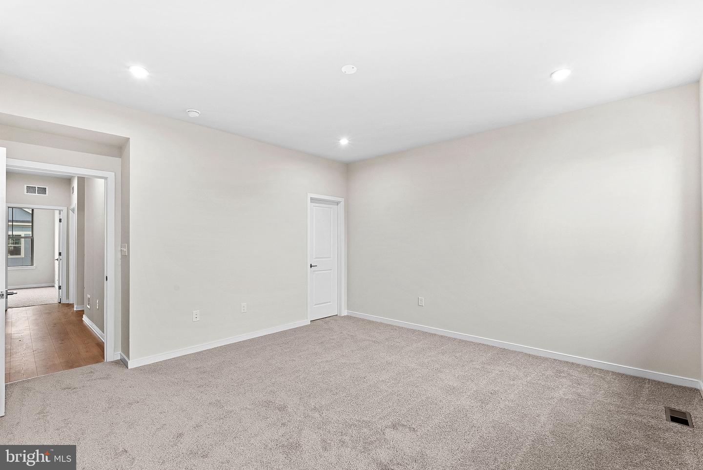 6235 FOLLY LN, ALEXANDRIA, Virginia 22315, 3 Bedrooms Bedrooms, ,3 BathroomsBathrooms,Residential,For sale,6235 FOLLY LN,VAFX2268596 MLS # VAFX2268596