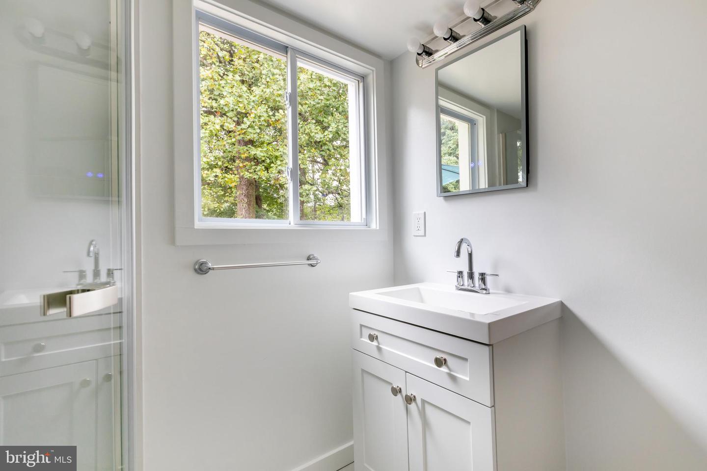 5604 HILLDALE DR, ALEXANDRIA, Virginia 22310, 3 Bedrooms Bedrooms, ,2 BathroomsBathrooms,Residential,For sale,5604 HILLDALE DR,VAFX2268598 MLS # VAFX2268598