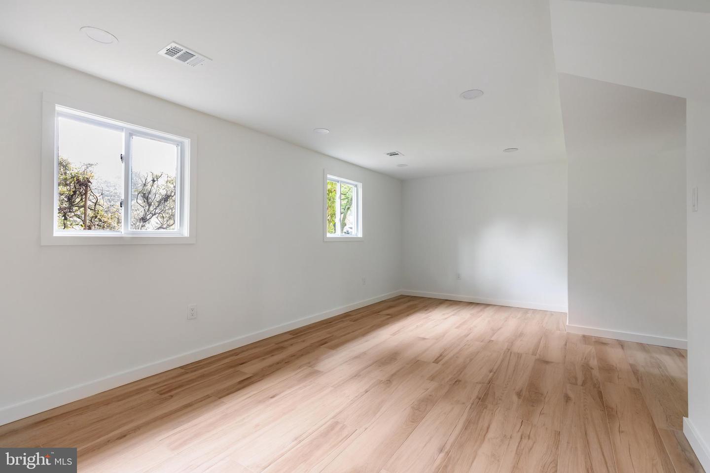 5604 HILLDALE DR, ALEXANDRIA, Virginia 22310, 3 Bedrooms Bedrooms, ,2 BathroomsBathrooms,Residential,For sale,5604 HILLDALE DR,VAFX2268598 MLS # VAFX2268598