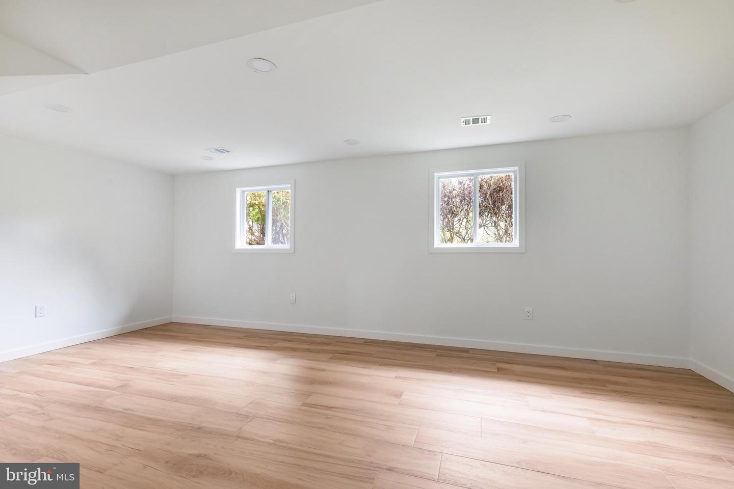 5604 HILLDALE DR, ALEXANDRIA, Virginia 22310, 3 Bedrooms Bedrooms, ,2 BathroomsBathrooms,Residential,For sale,5604 HILLDALE DR,VAFX2268598 MLS # VAFX2268598