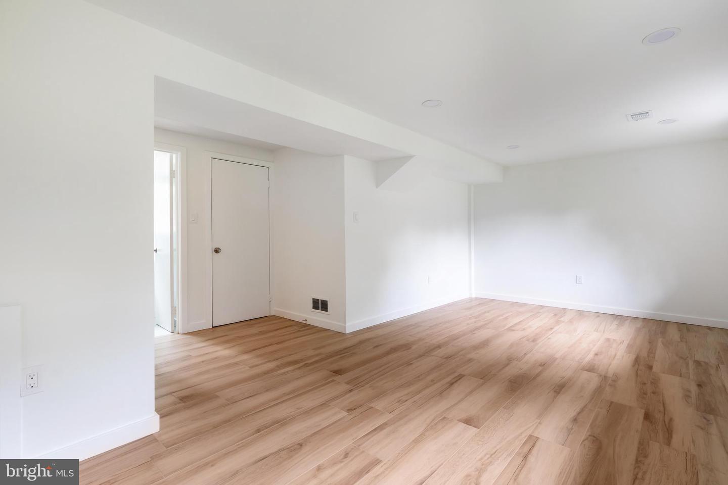 5604 HILLDALE DR, ALEXANDRIA, Virginia 22310, 3 Bedrooms Bedrooms, ,2 BathroomsBathrooms,Residential,For sale,5604 HILLDALE DR,VAFX2268598 MLS # VAFX2268598