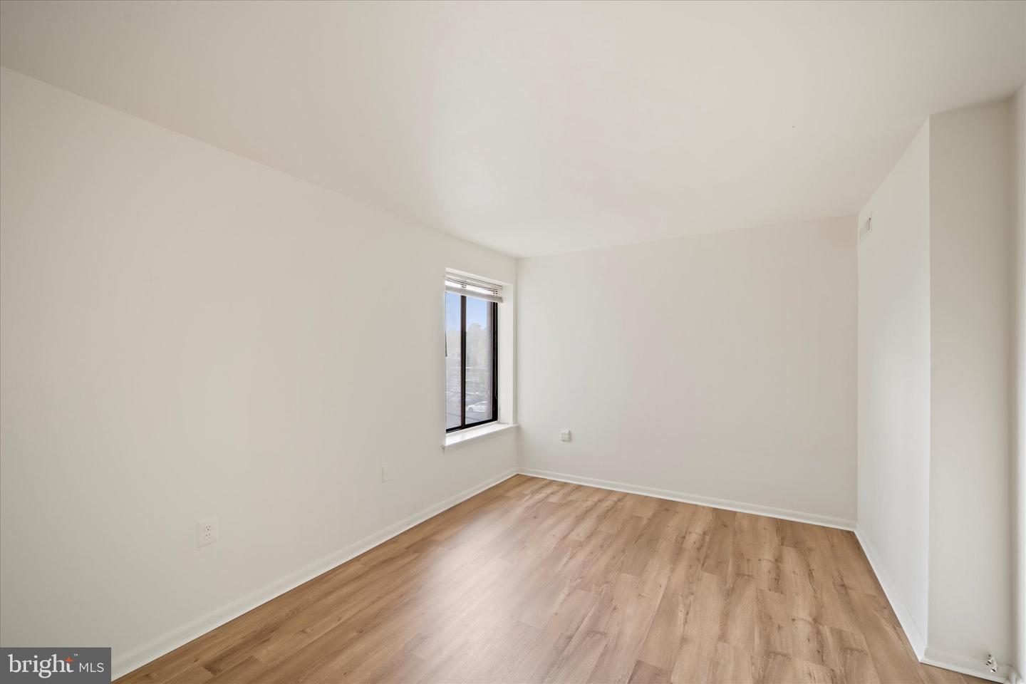 7613 LEE HWY #302, FALLS CHURCH, Virginia 22042, 2 Bedrooms Bedrooms, ,1 BathroomBathrooms,Residential,For sale,7613 LEE HWY #302,VAFX2268582 MLS # VAFX2268582 7613 LEE HWY #302, FALLS CHURCH, Virginia 22042, 2 Bedrooms Bedrooms, ,1 BathroomBathrooms,Residential,For sale,7613 LEE HWY #302,VAFX2268582 MLS # VAFX2268582