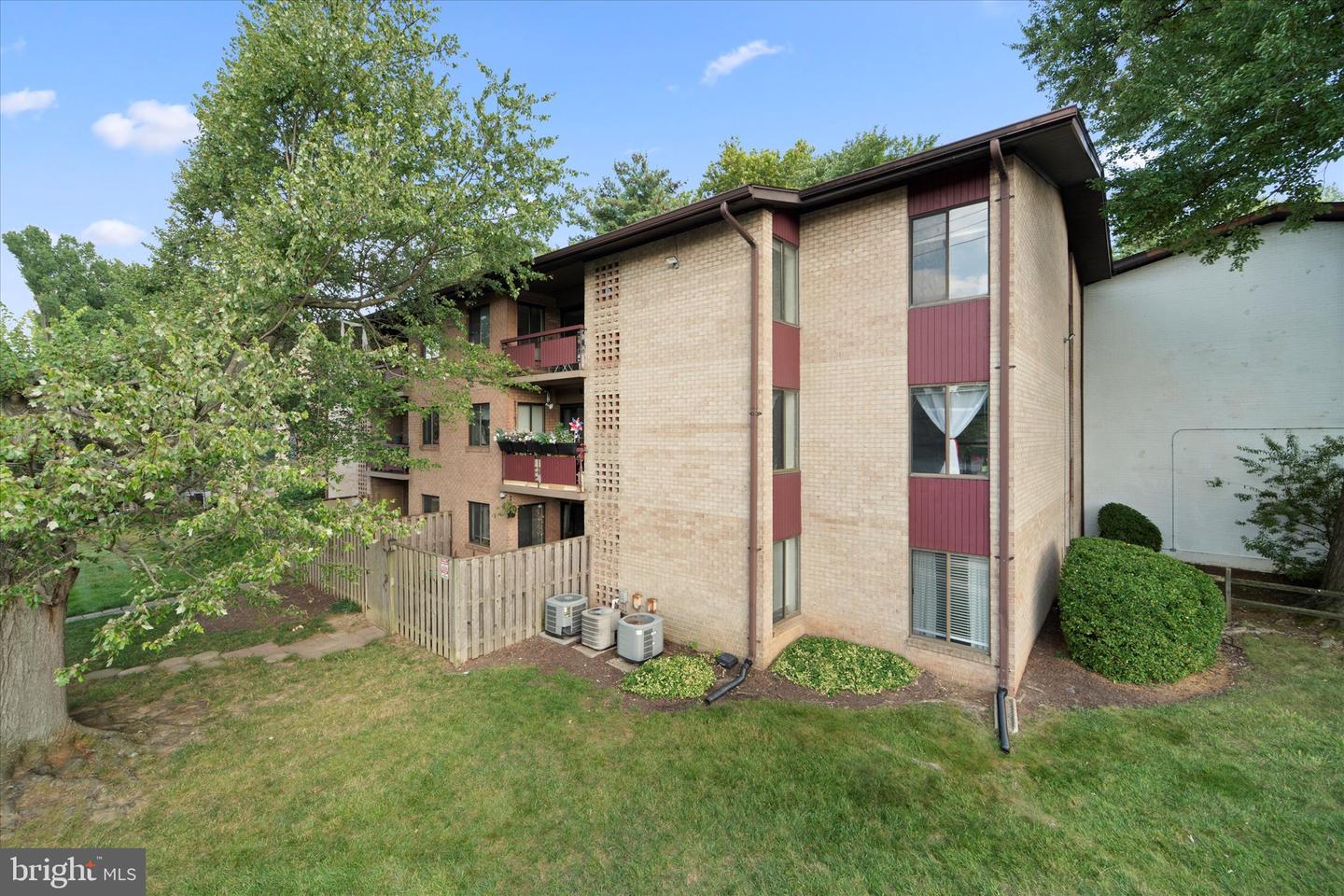 7613 LEE HWY #302, FALLS CHURCH, Virginia 22042, 2 Bedrooms Bedrooms, ,1 BathroomBathrooms,Residential,For sale,7613 LEE HWY #302,VAFX2268582 MLS # VAFX2268582 7613 LEE HWY #302, FALLS CHURCH, Virginia 22042, 2 Bedrooms Bedrooms, ,1 BathroomBathrooms,Residential,For sale,7613 LEE HWY #302,VAFX2268582 MLS # VAFX2268582
