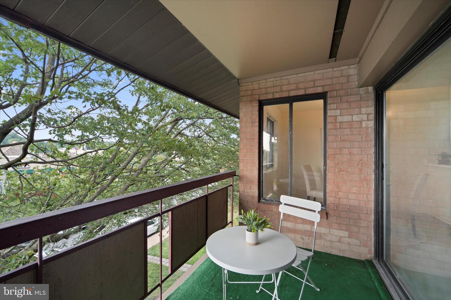 7613 LEE HWY #302, FALLS CHURCH, Virginia 22042, 2 Bedrooms Bedrooms, ,1 BathroomBathrooms,Residential,For sale,7613 LEE HWY #302,VAFX2268582 MLS # VAFX2268582 7613 LEE HWY #302, FALLS CHURCH, Virginia 22042, 2 Bedrooms Bedrooms, ,1 BathroomBathrooms,Residential,For sale,7613 LEE HWY #302,VAFX2268582 MLS # VAFX2268582