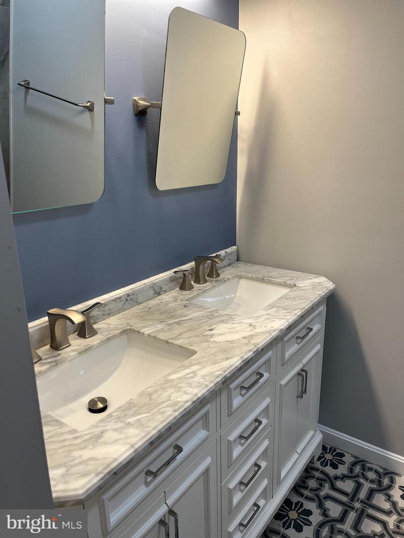5905 SAINT GILES WAY, ALEXANDRIA, Virginia 22315, 3 Bedrooms Bedrooms, ,2 BathroomsBathrooms,Residential,For sale,5905 SAINT GILES WAY,VAFX2268640 MLS # VAFX2268640