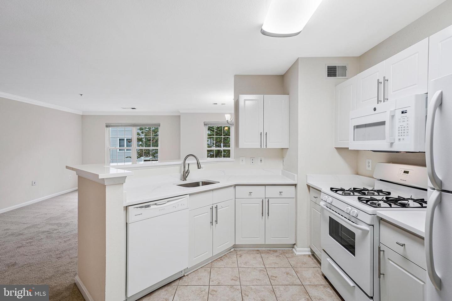 4506 SUPERIOR SQ #4506, FAIRFAX, Virginia 22033, 2 Bedrooms Bedrooms, ,1 BathroomBathrooms,Residential,For sale,4506 SUPERIOR SQ #4506,VAFX2268678 MLS # VAFX2268678