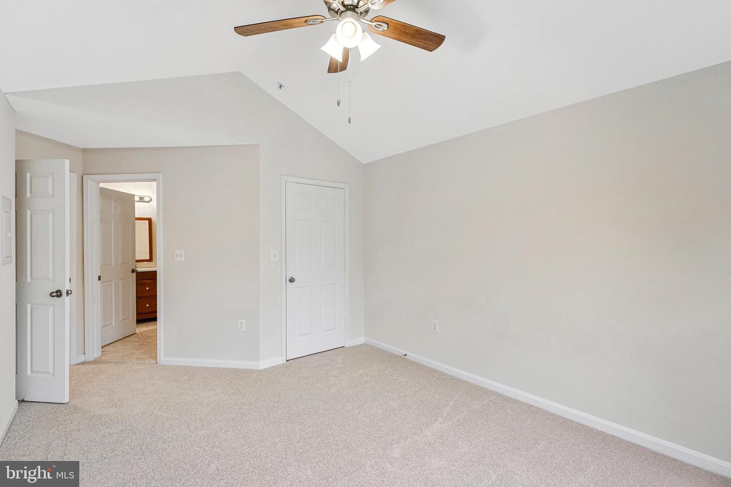 4506 SUPERIOR SQ #4506, FAIRFAX, Virginia 22033, 2 Bedrooms Bedrooms, ,1 BathroomBathrooms,Residential,For sale,4506 SUPERIOR SQ #4506,VAFX2268678 MLS # VAFX2268678