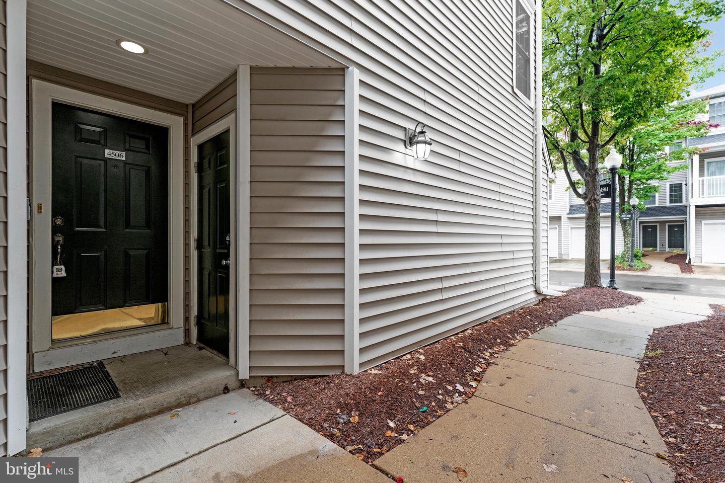 4506 SUPERIOR SQ #4506, FAIRFAX, Virginia 22033, 2 Bedrooms Bedrooms, ,1 BathroomBathrooms,Residential,For sale,4506 SUPERIOR SQ #4506,VAFX2268678 MLS # VAFX2268678