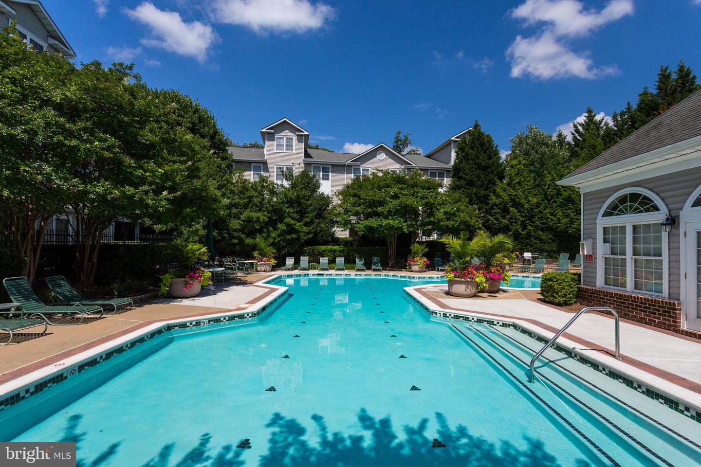 4506 SUPERIOR SQ #4506, FAIRFAX, Virginia 22033, 2 Bedrooms Bedrooms, ,1 BathroomBathrooms,Residential,For sale,4506 SUPERIOR SQ #4506,VAFX2268678 MLS # VAFX2268678