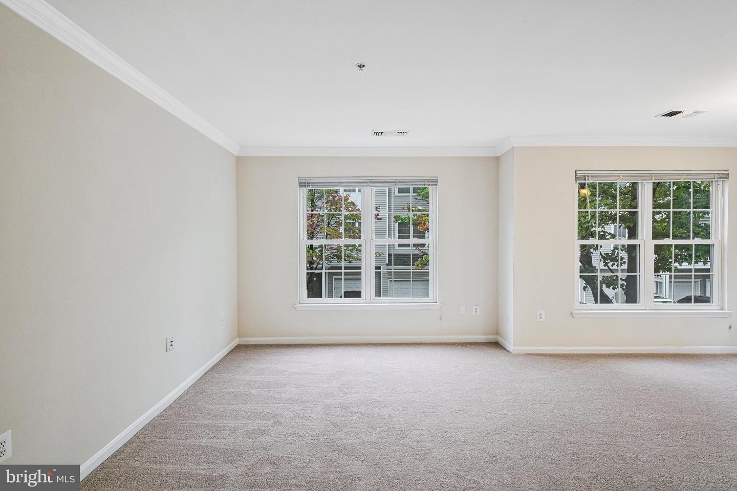 4506 SUPERIOR SQ #4506, FAIRFAX, Virginia 22033, 2 Bedrooms Bedrooms, ,1 BathroomBathrooms,Residential,For sale,4506 SUPERIOR SQ #4506,VAFX2268678 MLS # VAFX2268678