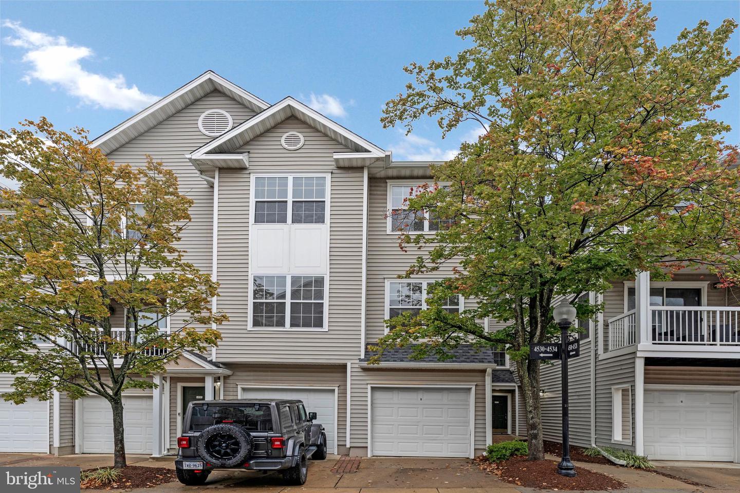 4528 SUPERIOR SQ, FAIRFAX, Virginia 22033, 2 Bedrooms Bedrooms, ,2 BathroomsBathrooms,Residential,For sale,4528 SUPERIOR SQ,VAFX2268726 MLS # VAFX2268726 4528 SUPERIOR SQ, FAIRFAX, Virginia 22033, 2 Bedrooms Bedrooms, ,2 BathroomsBathrooms,Residential,For sale,4528 SUPERIOR SQ,VAFX2268726 MLS # VAFX2268726