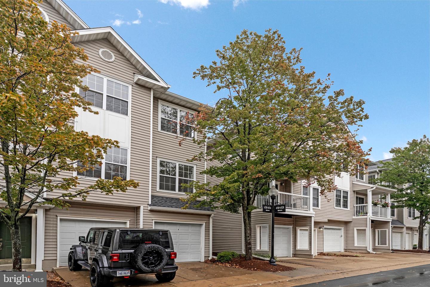 4528 SUPERIOR SQ, FAIRFAX, Virginia 22033, 2 Bedrooms Bedrooms, ,2 BathroomsBathrooms,Residential,For sale,4528 SUPERIOR SQ,VAFX2268726 MLS # VAFX2268726 4528 SUPERIOR SQ, FAIRFAX, Virginia 22033, 2 Bedrooms Bedrooms, ,2 BathroomsBathrooms,Residential,For sale,4528 SUPERIOR SQ,VAFX2268726 MLS # VAFX2268726