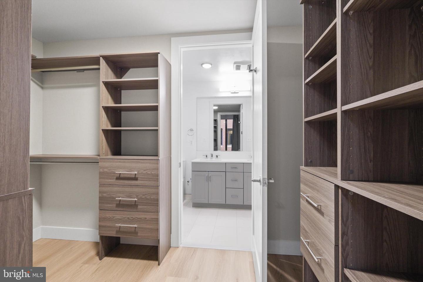 801 N FAIRFAX ST #318, ALEXANDRIA, Virginia 22314, 2 Bedrooms Bedrooms, ,2 BathroomsBathrooms,Residential,For sale,801 N FAIRFAX ST #318,VAAX2050062 MLS # VAAX2050062