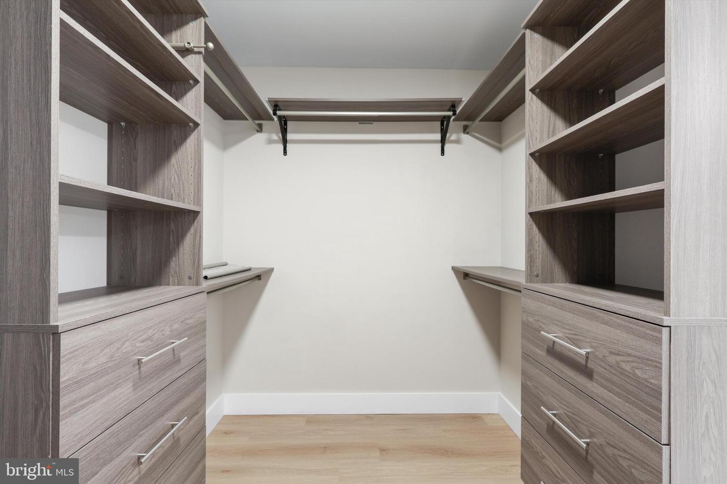 801 N FAIRFAX ST #318, ALEXANDRIA, Virginia 22314, 2 Bedrooms Bedrooms, ,2 BathroomsBathrooms,Residential,For sale,801 N FAIRFAX ST #318,VAAX2050062 MLS # VAAX2050062