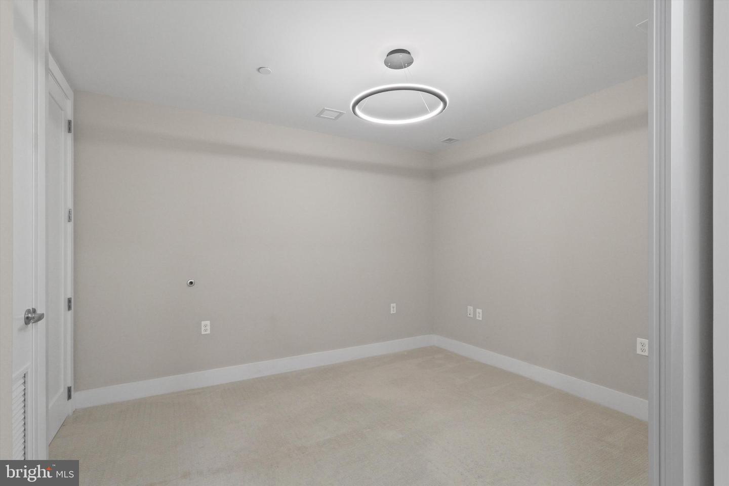 801 N FAIRFAX ST #318, ALEXANDRIA, Virginia 22314, 2 Bedrooms Bedrooms, ,2 BathroomsBathrooms,Residential,For sale,801 N FAIRFAX ST #318,VAAX2050062 MLS # VAAX2050062