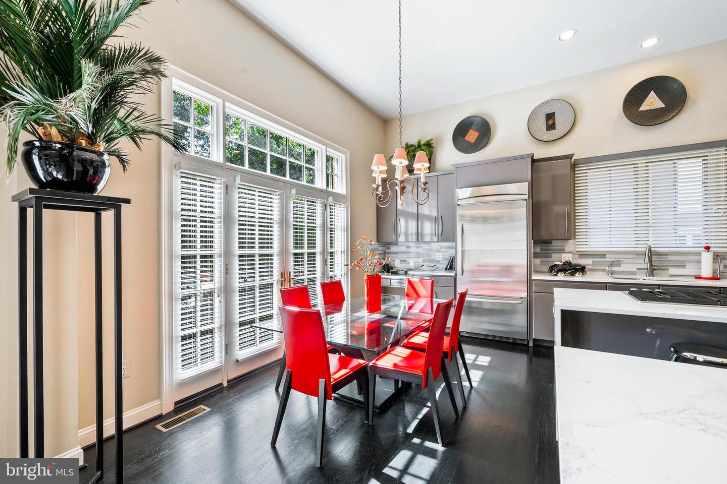 7414 OLD MAPLE SQ, MCLEAN, Virginia 22102, 5 Bedrooms Bedrooms, ,4 BathroomsBathrooms,Residential,For sale,7414 OLD MAPLE SQ,VAFX2268614 MLS # VAFX2268614