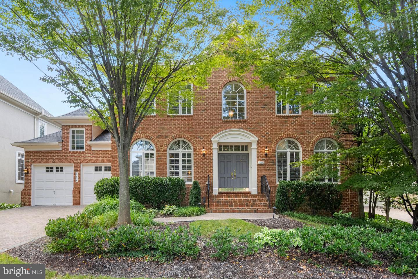 7414 OLD MAPLE SQ, MCLEAN, Virginia 22102, 5 Bedrooms Bedrooms, ,4 BathroomsBathrooms,Residential,For sale,7414 OLD MAPLE SQ,VAFX2268614 MLS # VAFX2268614