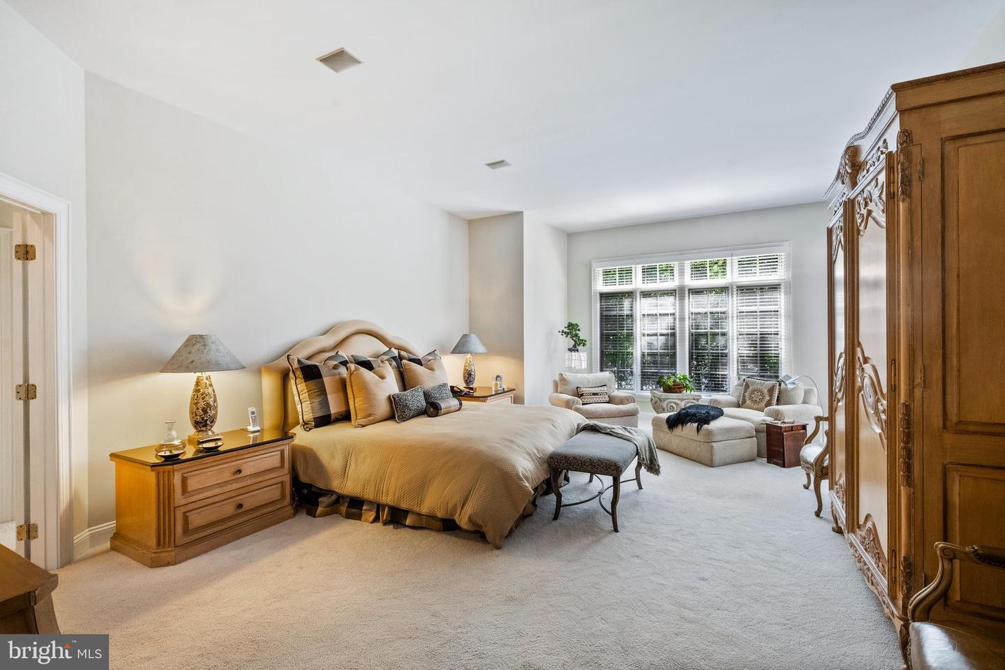 7414 OLD MAPLE SQ, MCLEAN, Virginia 22102, 5 Bedrooms Bedrooms, ,4 BathroomsBathrooms,Residential,For sale,7414 OLD MAPLE SQ,VAFX2268614 MLS # VAFX2268614