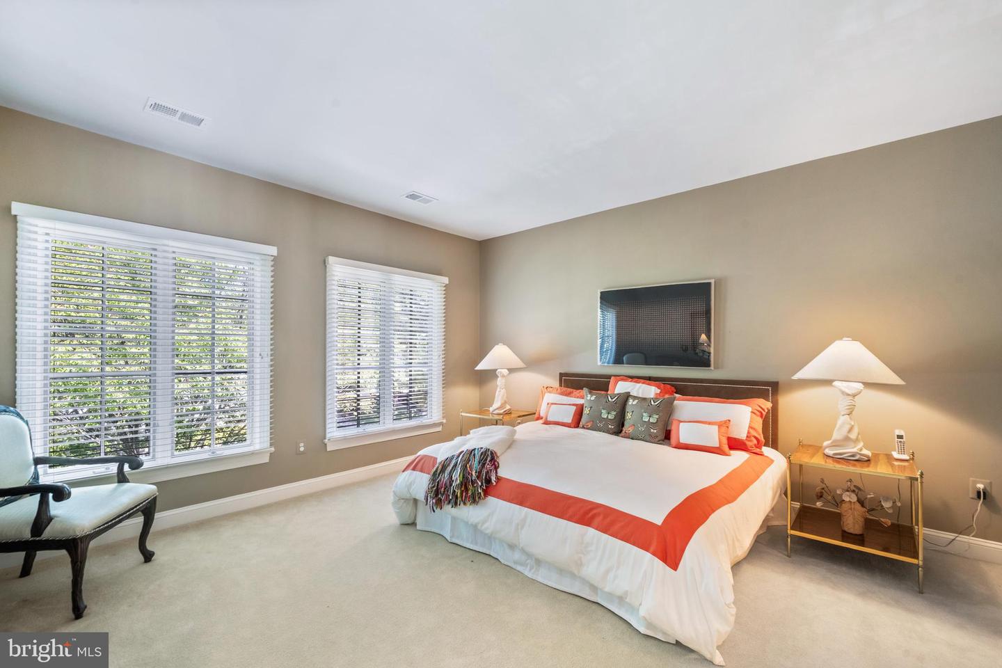 7414 OLD MAPLE SQ, MCLEAN, Virginia 22102, 5 Bedrooms Bedrooms, ,4 BathroomsBathrooms,Residential,For sale,7414 OLD MAPLE SQ,VAFX2268614 MLS # VAFX2268614