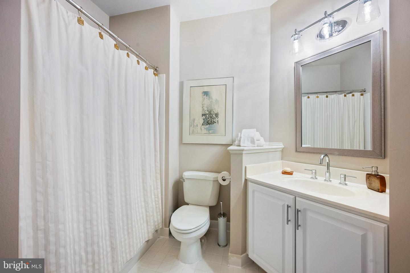 7414 OLD MAPLE SQ, MCLEAN, Virginia 22102, 5 Bedrooms Bedrooms, ,4 BathroomsBathrooms,Residential,For sale,7414 OLD MAPLE SQ,VAFX2268614 MLS # VAFX2268614