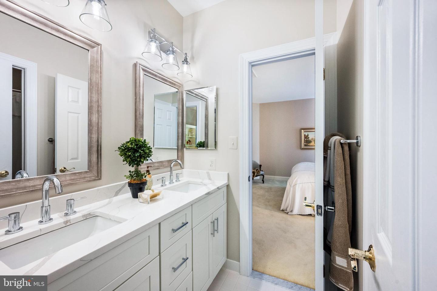 7414 OLD MAPLE SQ, MCLEAN, Virginia 22102, 5 Bedrooms Bedrooms, ,4 BathroomsBathrooms,Residential,For sale,7414 OLD MAPLE SQ,VAFX2268614 MLS # VAFX2268614