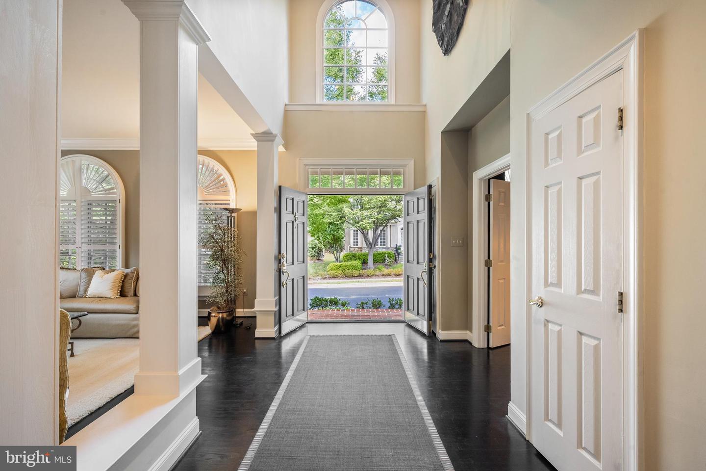 7414 OLD MAPLE SQ, MCLEAN, Virginia 22102, 5 Bedrooms Bedrooms, ,4 BathroomsBathrooms,Residential,For sale,7414 OLD MAPLE SQ,VAFX2268614 MLS # VAFX2268614