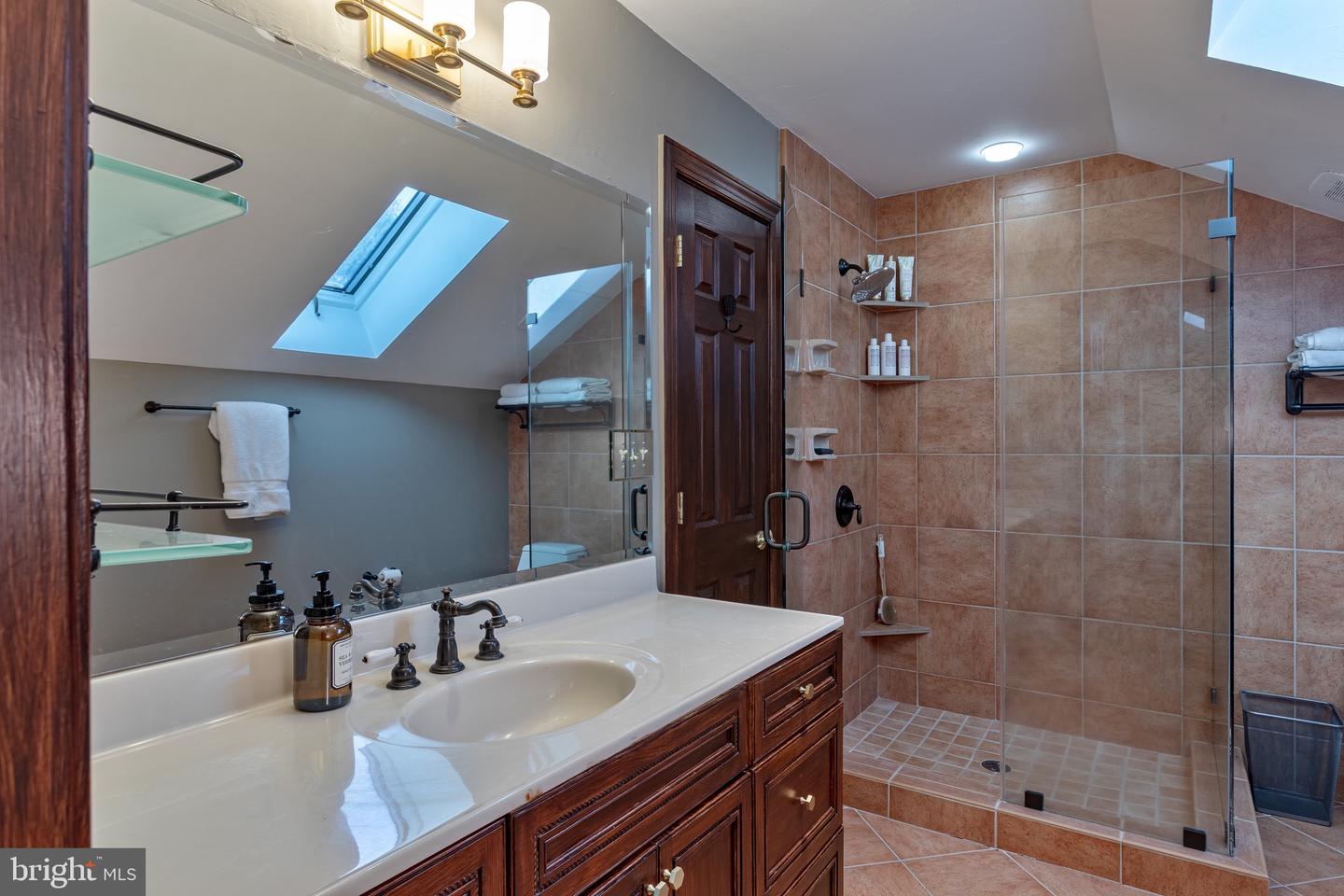 3924 COBBLER MOUNTAIN RD, DELAPLANE, Virginia 20144, 5 Bedrooms Bedrooms, ,3 BathroomsBathrooms,Residential,For sale,3924 COBBLER MOUNTAIN RD,VAFQ2018392 MLS # VAFQ2018392