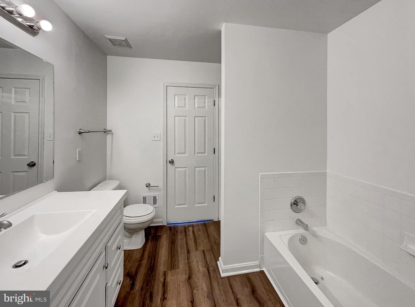 45458 OAK TRAIL SQ, STERLING, Virginia 20164, 3 Bedrooms Bedrooms, ,2 BathroomsBathrooms,Residential,For sale,45458 OAK TRAIL SQ,VALO2107356 MLS # VALO2107356