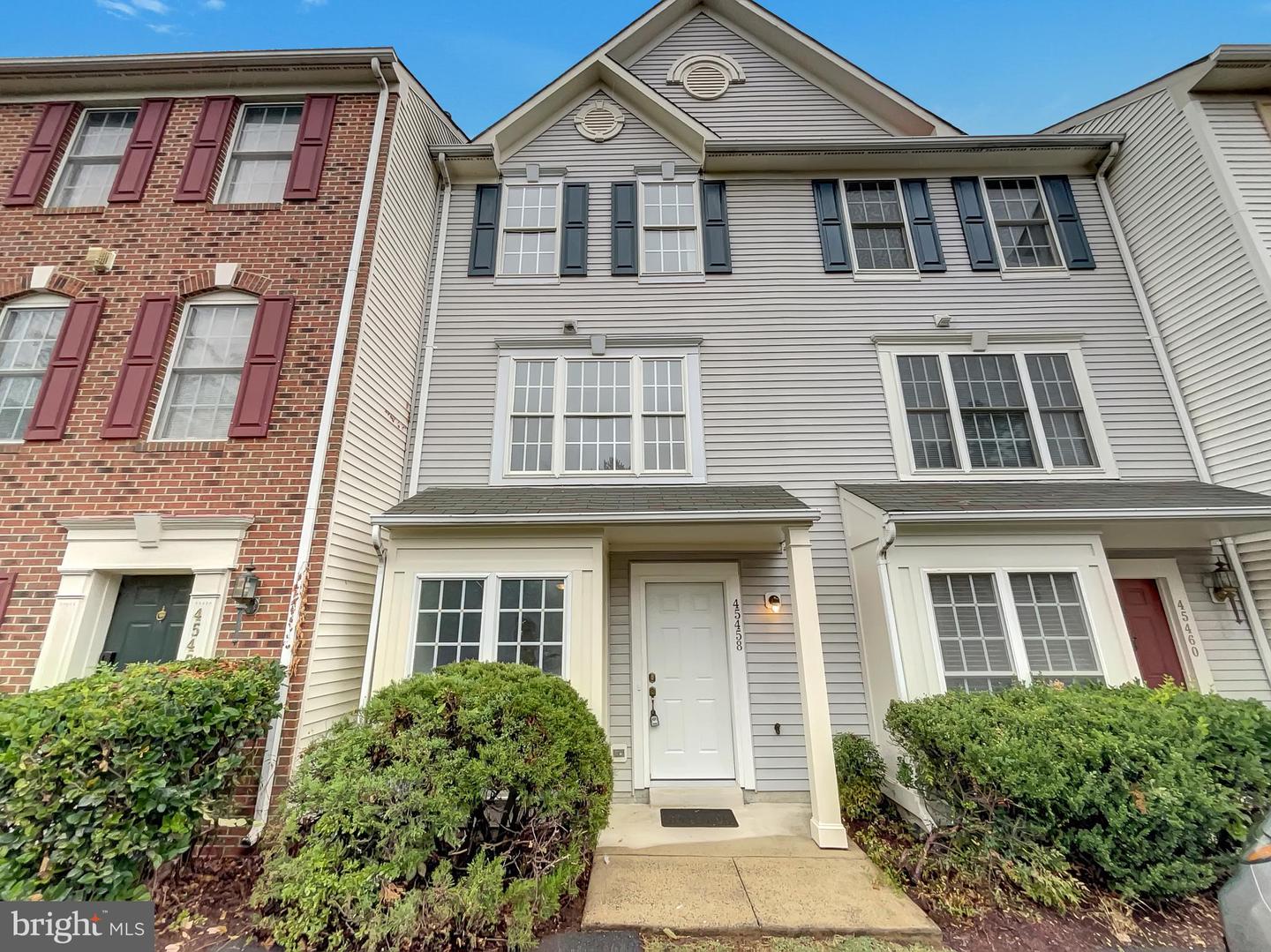 45458 OAK TRAIL SQ, STERLING, Virginia 20164, 3 Bedrooms Bedrooms, ,2 BathroomsBathrooms,Residential,For sale,45458 OAK TRAIL SQ,VALO2107356 MLS # VALO2107356