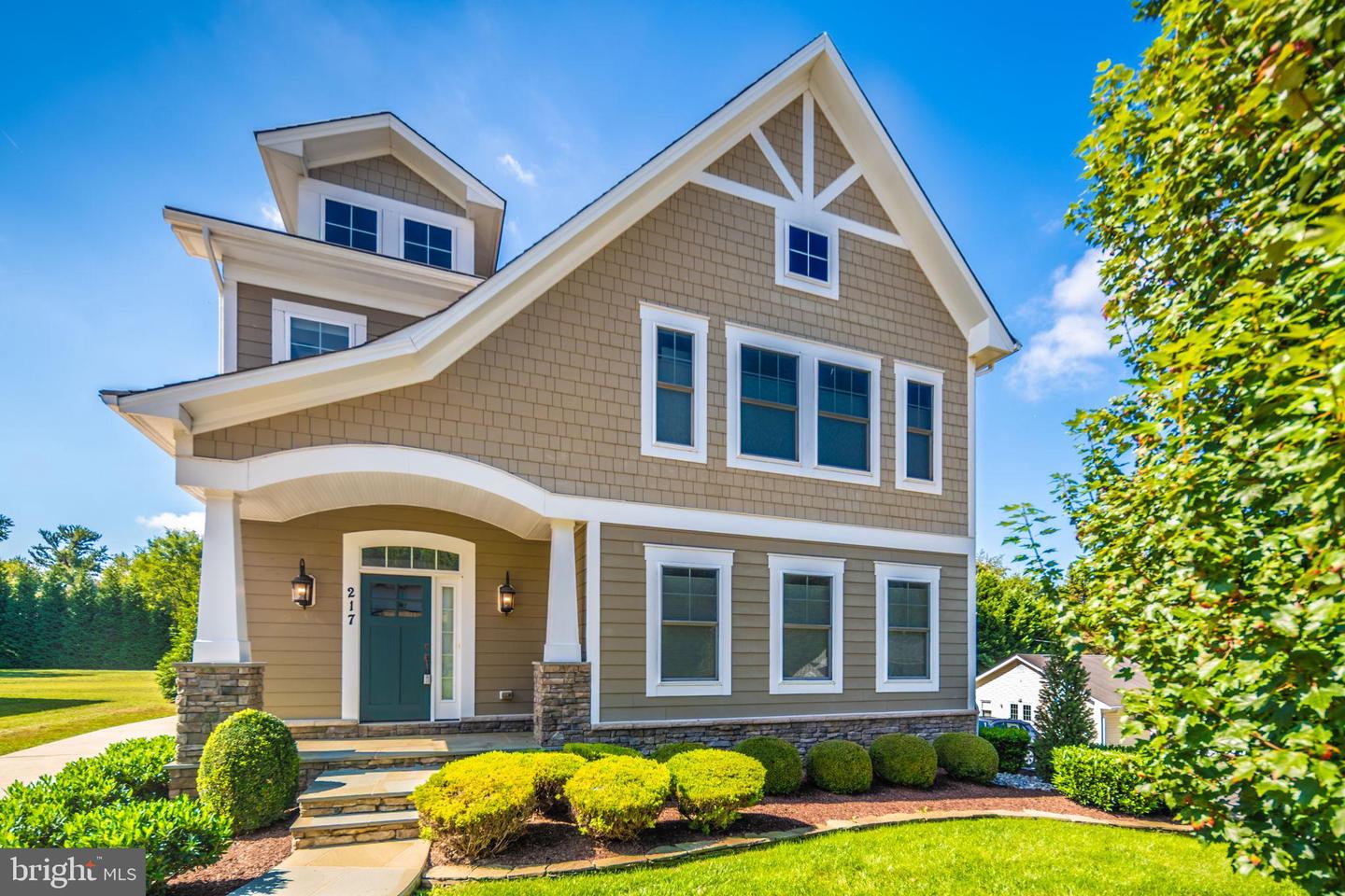 217 PLEASANT ST SW, VIENNA, Virginia 22180, 5 Bedrooms Bedrooms, 18 Rooms Rooms,4 BathroomsBathrooms,Residential,For sale,217 PLEASANT ST SW,VAFX2267738 MLS # VAFX2267738
