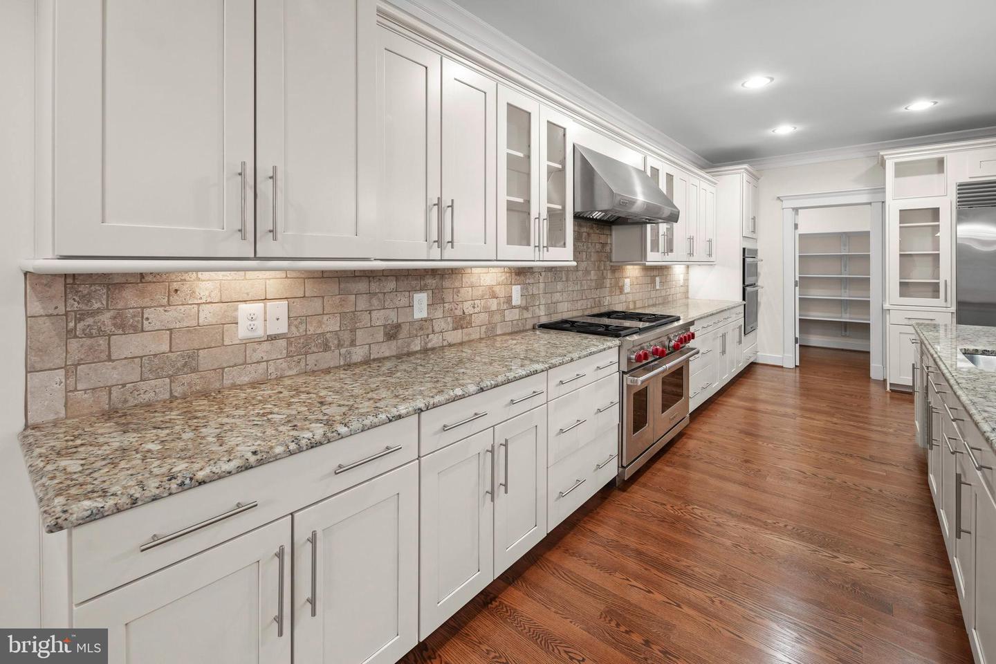 217 PLEASANT ST SW, VIENNA, Virginia 22180, 5 Bedrooms Bedrooms, 18 Rooms Rooms,4 BathroomsBathrooms,Residential,For sale,217 PLEASANT ST SW,VAFX2267738 MLS # VAFX2267738