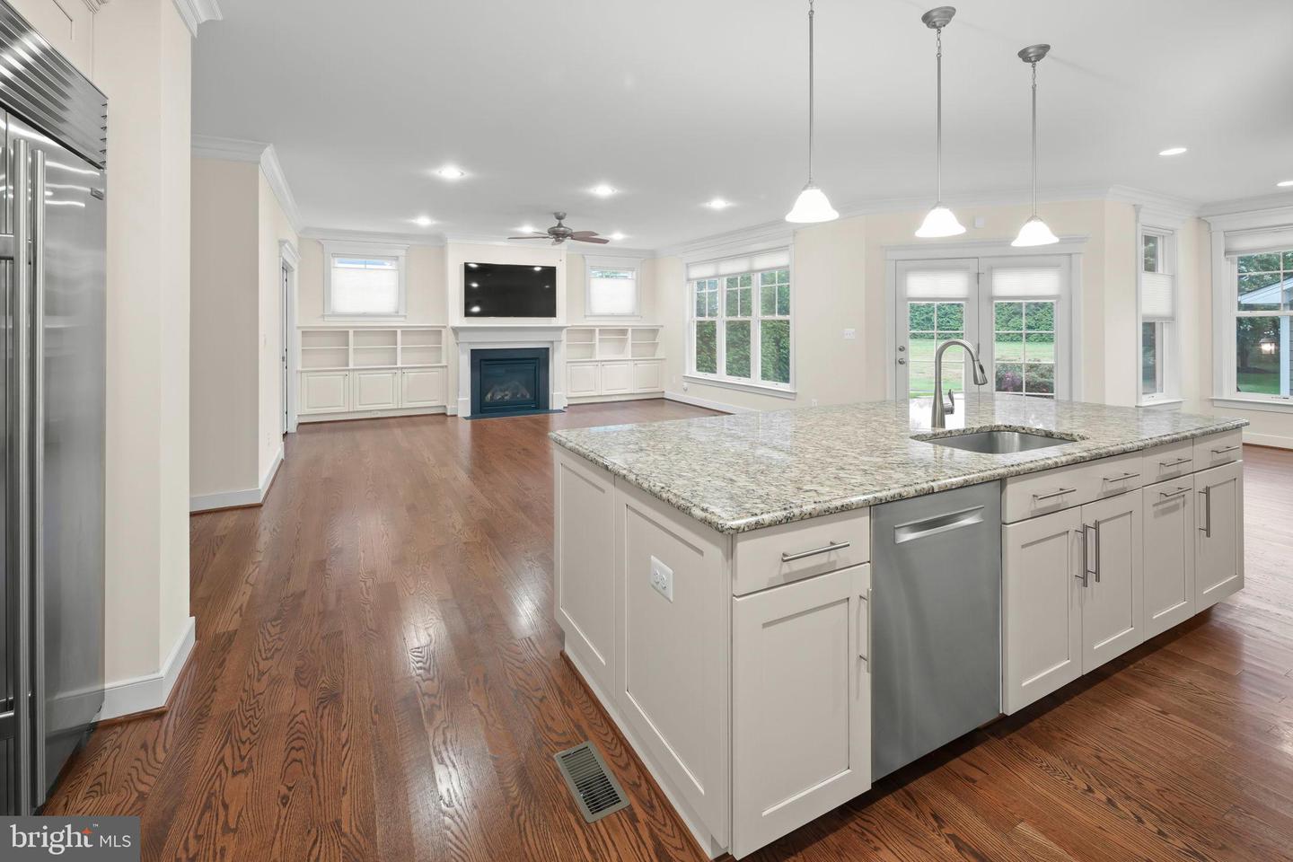 217 PLEASANT ST SW, VIENNA, Virginia 22180, 5 Bedrooms Bedrooms, 18 Rooms Rooms,4 BathroomsBathrooms,Residential,For sale,217 PLEASANT ST SW,VAFX2267738 MLS # VAFX2267738