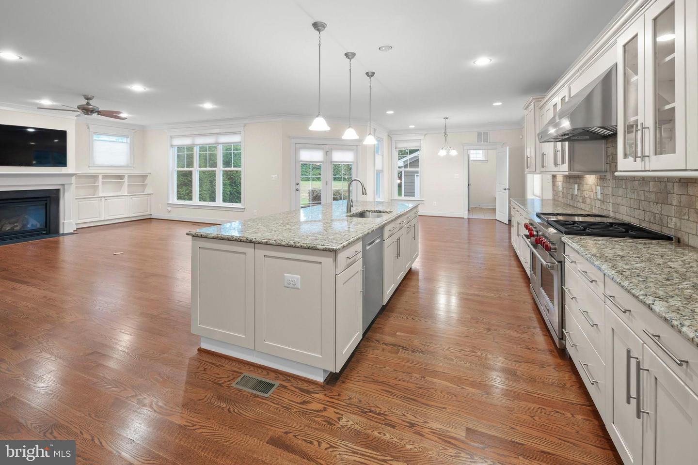 217 PLEASANT ST SW, VIENNA, Virginia 22180, 5 Bedrooms Bedrooms, 18 Rooms Rooms,4 BathroomsBathrooms,Residential,For sale,217 PLEASANT ST SW,VAFX2267738 MLS # VAFX2267738