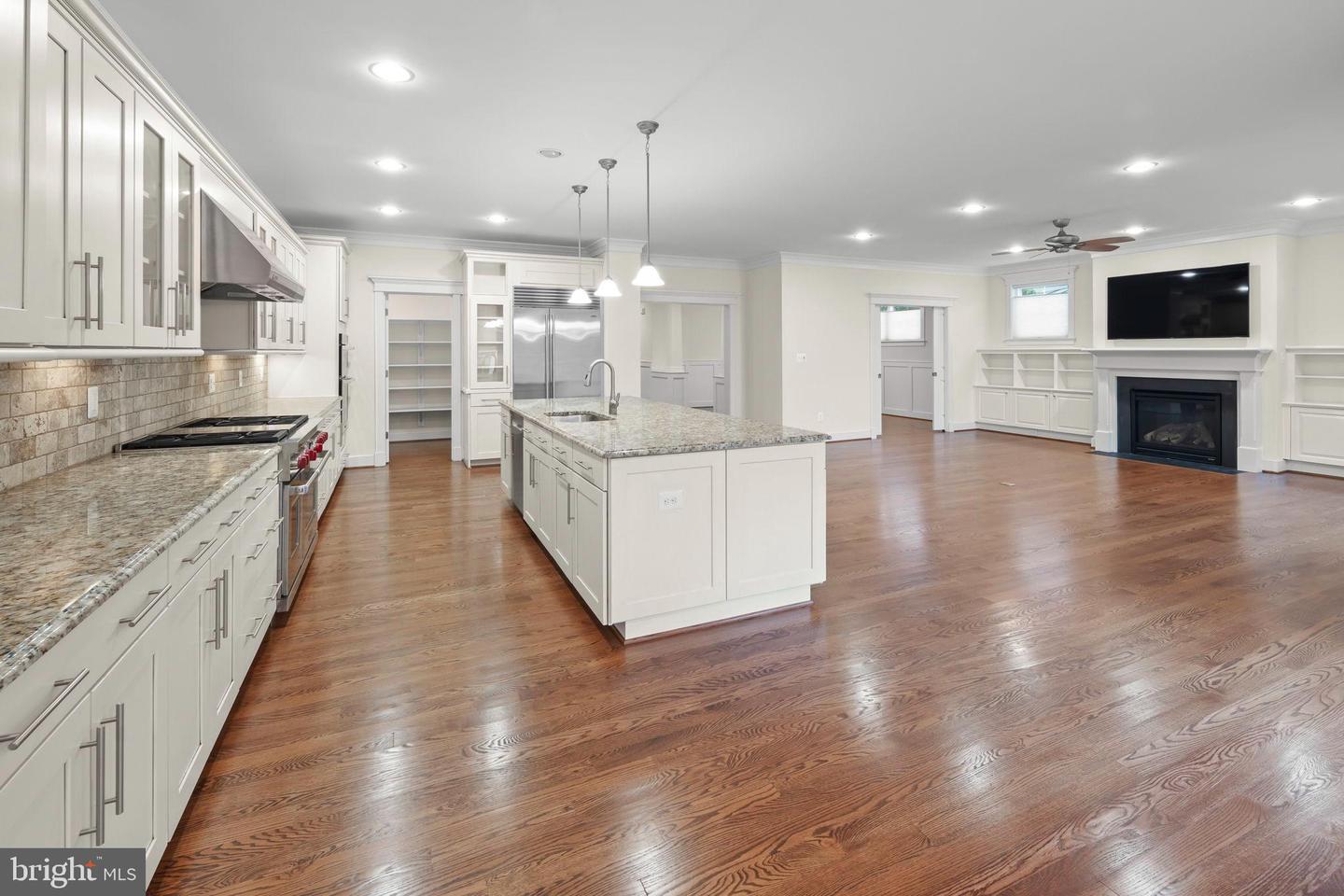 217 PLEASANT ST SW, VIENNA, Virginia 22180, 5 Bedrooms Bedrooms, 18 Rooms Rooms,4 BathroomsBathrooms,Residential,For sale,217 PLEASANT ST SW,VAFX2267738 MLS # VAFX2267738