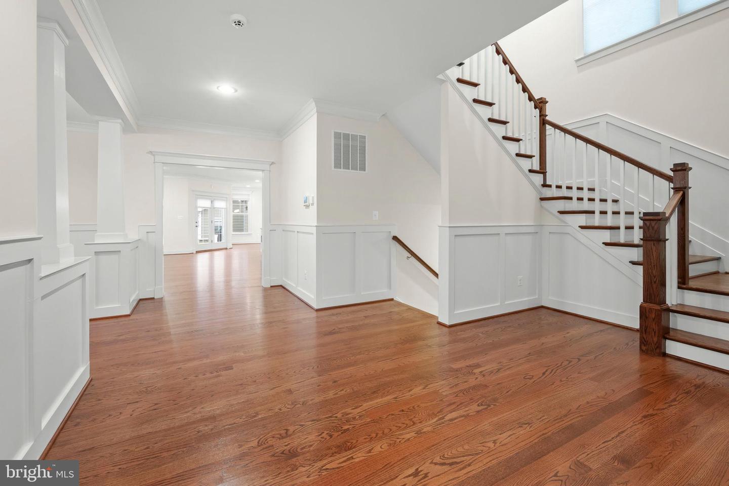 217 PLEASANT ST SW, VIENNA, Virginia 22180, 5 Bedrooms Bedrooms, 18 Rooms Rooms,4 BathroomsBathrooms,Residential,For sale,217 PLEASANT ST SW,VAFX2267738 MLS # VAFX2267738