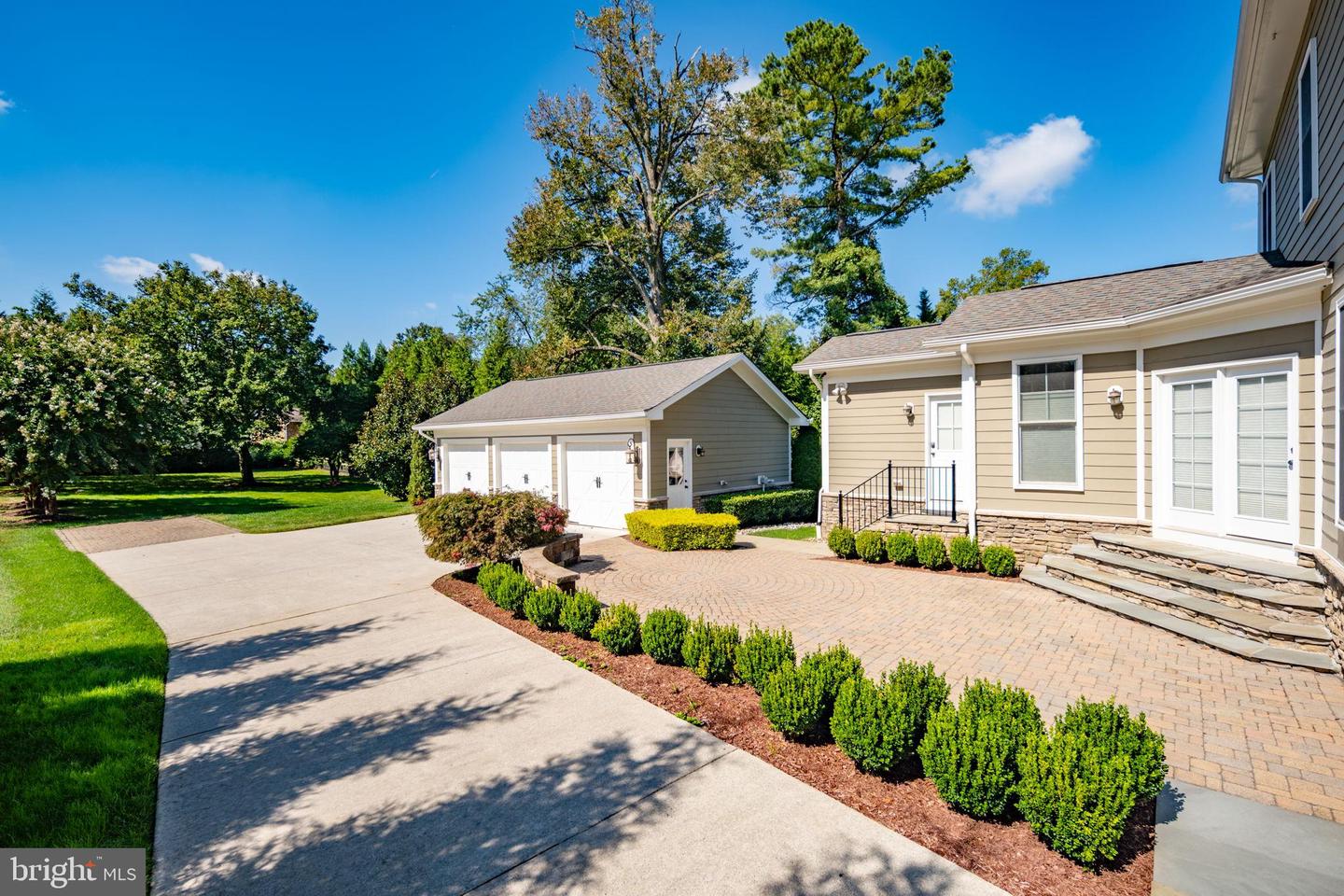 217 PLEASANT ST SW, VIENNA, Virginia 22180, 5 Bedrooms Bedrooms, 18 Rooms Rooms,4 BathroomsBathrooms,Residential,For sale,217 PLEASANT ST SW,VAFX2267738 MLS # VAFX2267738