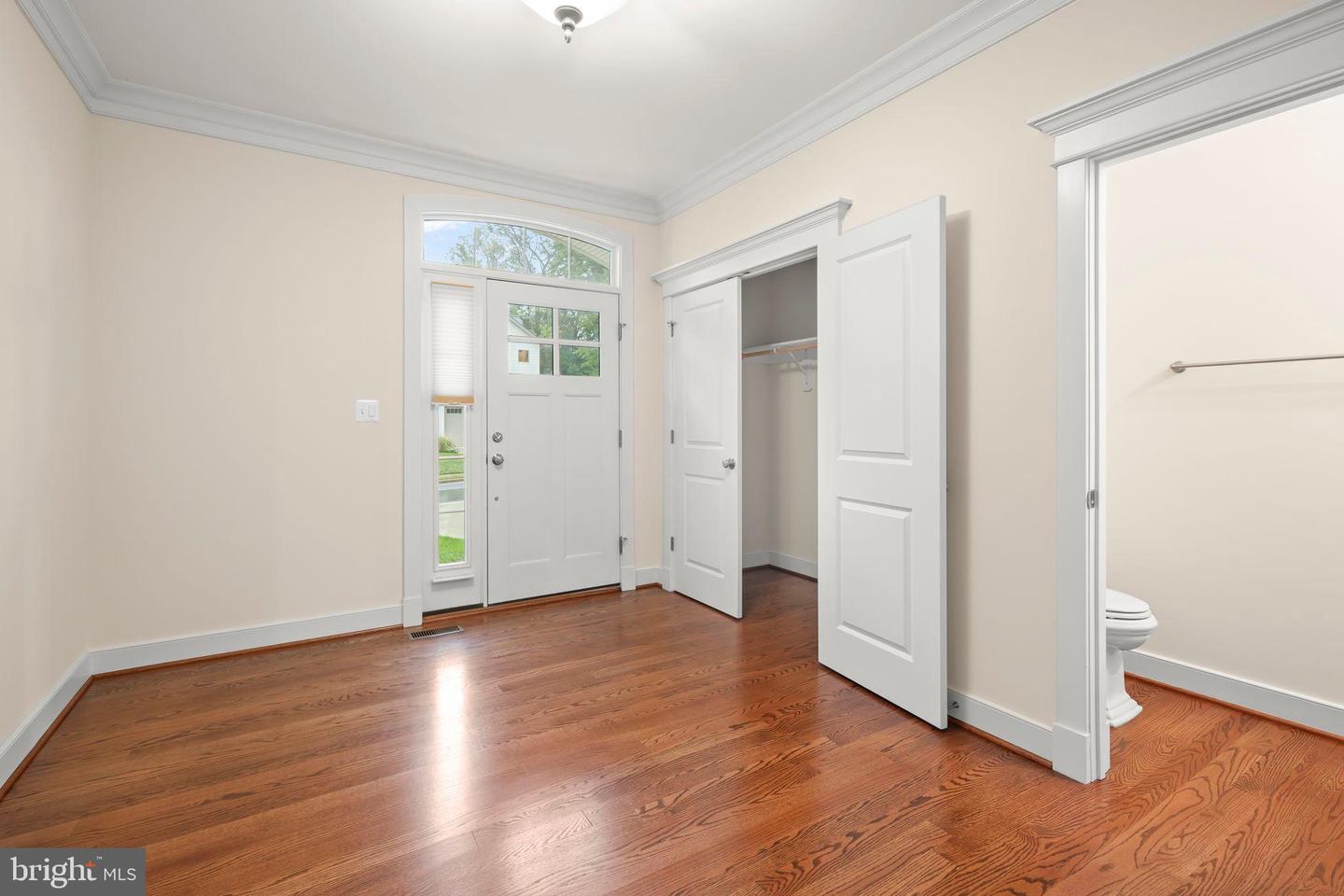 217 PLEASANT ST SW, VIENNA, Virginia 22180, 5 Bedrooms Bedrooms, 18 Rooms Rooms,4 BathroomsBathrooms,Residential,For sale,217 PLEASANT ST SW,VAFX2267738 MLS # VAFX2267738