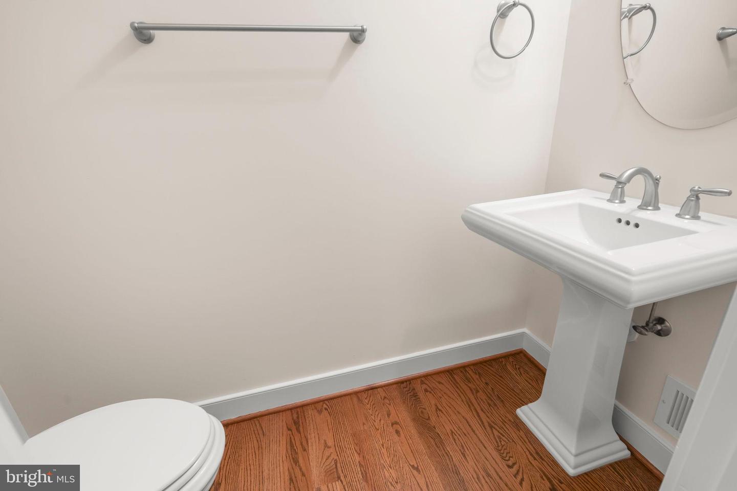 217 PLEASANT ST SW, VIENNA, Virginia 22180, 5 Bedrooms Bedrooms, 18 Rooms Rooms,4 BathroomsBathrooms,Residential,For sale,217 PLEASANT ST SW,VAFX2267738 MLS # VAFX2267738