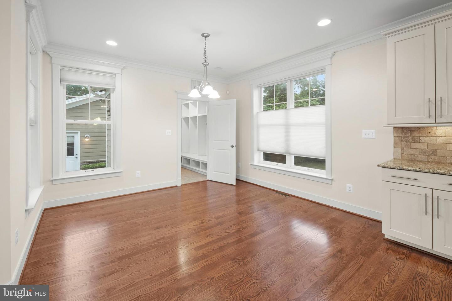 217 PLEASANT ST SW, VIENNA, Virginia 22180, 5 Bedrooms Bedrooms, 18 Rooms Rooms,4 BathroomsBathrooms,Residential,For sale,217 PLEASANT ST SW,VAFX2267738 MLS # VAFX2267738