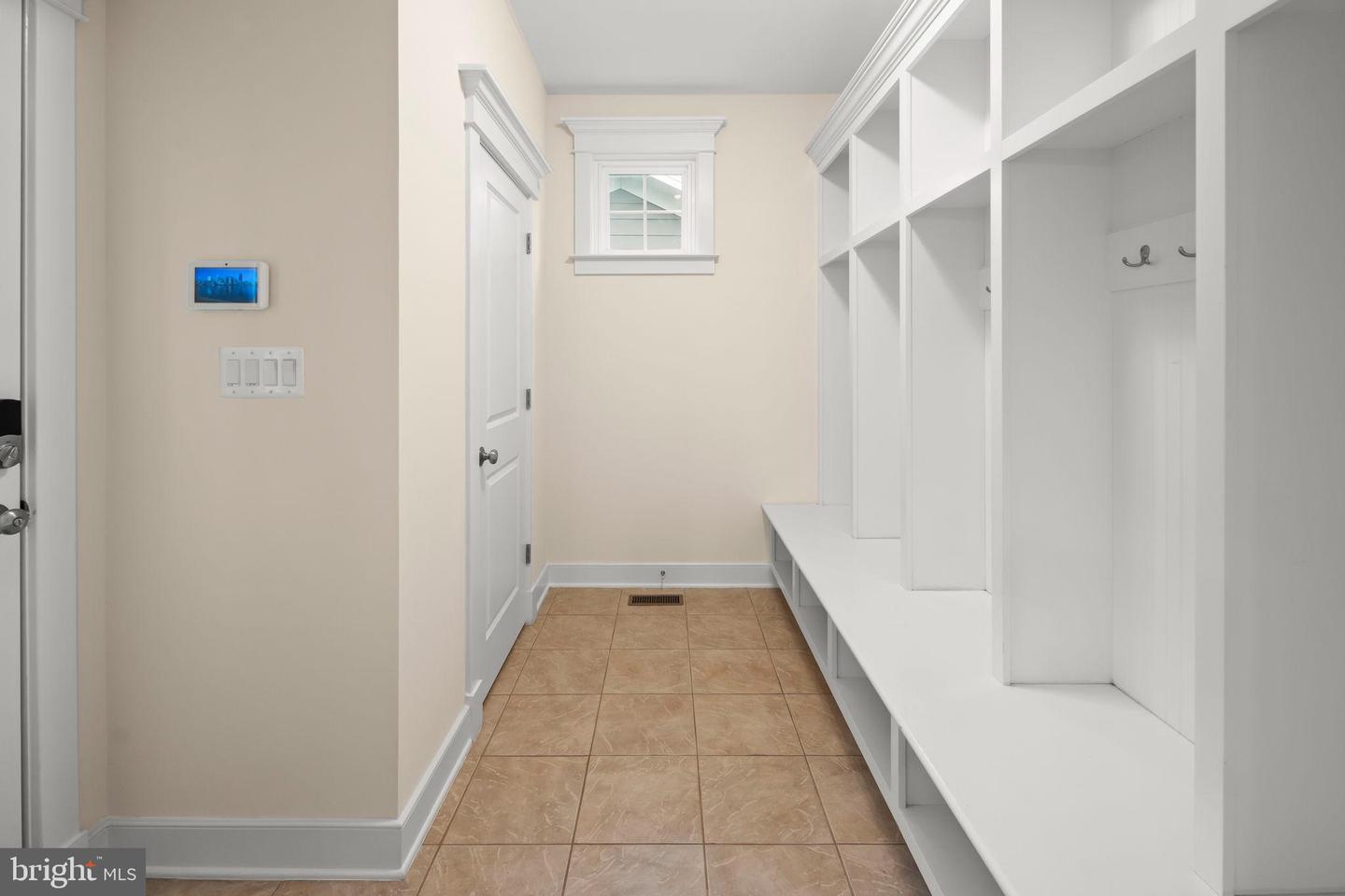 217 PLEASANT ST SW, VIENNA, Virginia 22180, 5 Bedrooms Bedrooms, 18 Rooms Rooms,4 BathroomsBathrooms,Residential,For sale,217 PLEASANT ST SW,VAFX2267738 MLS # VAFX2267738