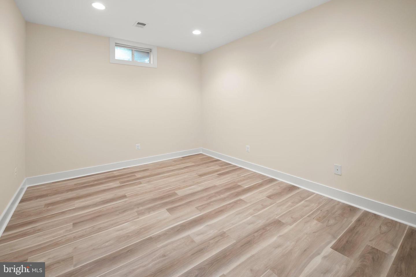217 PLEASANT ST SW, VIENNA, Virginia 22180, 5 Bedrooms Bedrooms, 18 Rooms Rooms,4 BathroomsBathrooms,Residential,For sale,217 PLEASANT ST SW,VAFX2267738 MLS # VAFX2267738