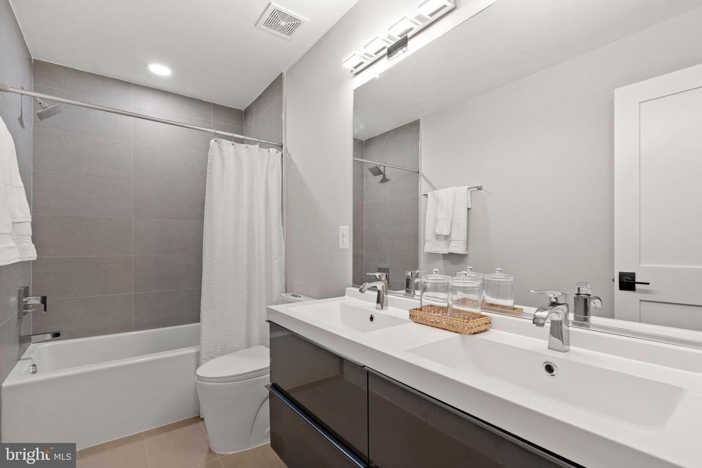 910 9TH ST NE #1, WASHINGTON, District Of Columbia 20002, 4 Bedrooms Bedrooms, ,3 BathroomsBathrooms,Residential,For sale,910 9TH ST NE #1,DCDC2222898 MLS # DCDC2222898