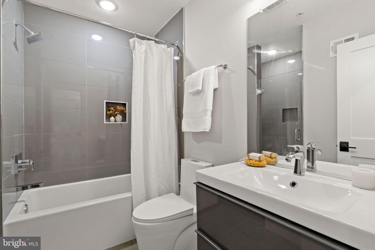 910 9TH ST NE #1, WASHINGTON, District Of Columbia 20002, 4 Bedrooms Bedrooms, ,3 BathroomsBathrooms,Residential,For sale,910 9TH ST NE #1,DCDC2222898 MLS # DCDC2222898