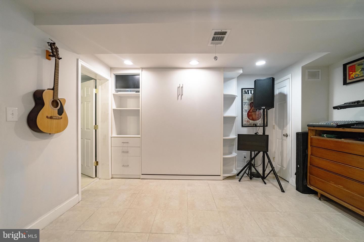 234 WESMOND DR, ALEXANDRIA, Virginia 22305, 2 Bedrooms Bedrooms, ,2 BathroomsBathrooms,Residential,For sale,234 WESMOND DR,VAAX2049898 MLS # VAAX2049898 234 WESMOND DR, ALEXANDRIA, Virginia 22305, 2 Bedrooms Bedrooms, ,2 BathroomsBathrooms,Residential,For sale,234 WESMOND DR,VAAX2049898 MLS # VAAX2049898