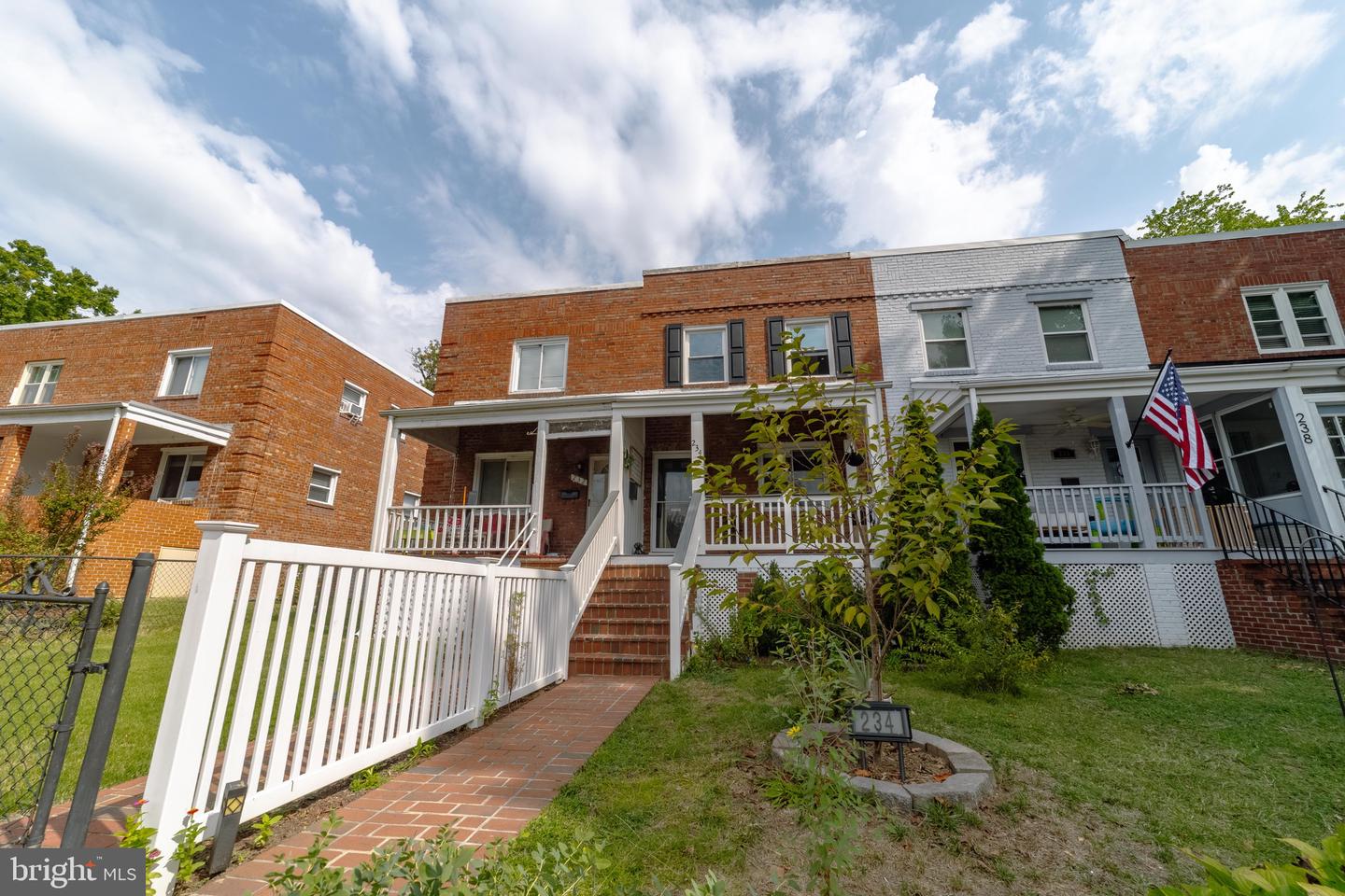 234 WESMOND DR, ALEXANDRIA, Virginia 22305, 2 Bedrooms Bedrooms, ,2 BathroomsBathrooms,Residential,For sale,234 WESMOND DR,VAAX2049898 MLS # VAAX2049898