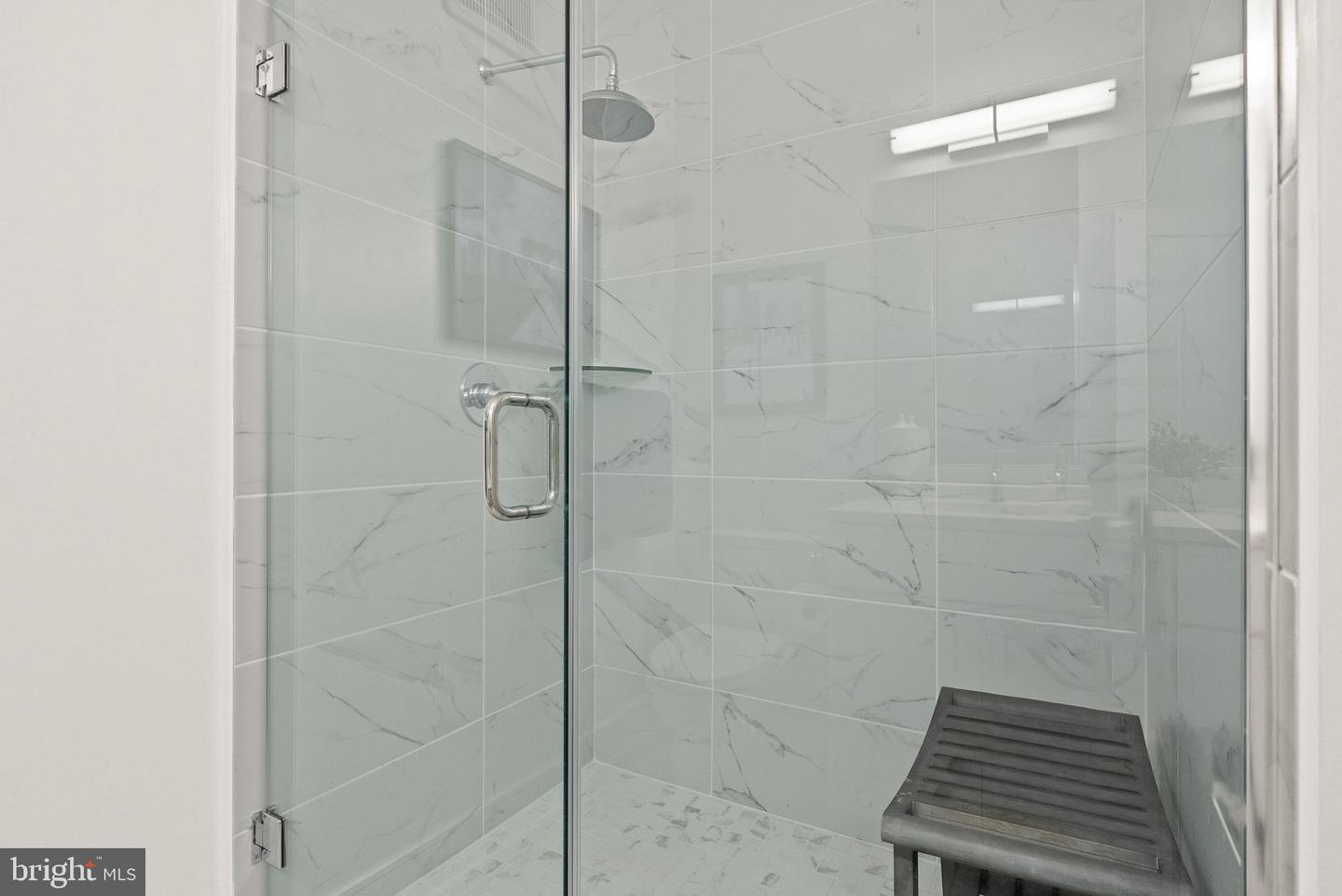 635 SLATERS LN #302, ALEXANDRIA, Virginia 22314, 2 Bedrooms Bedrooms, ,2 BathroomsBathrooms,Residential,For sale,635 SLATERS LN #302,VAAX2049910 MLS # VAAX2049910