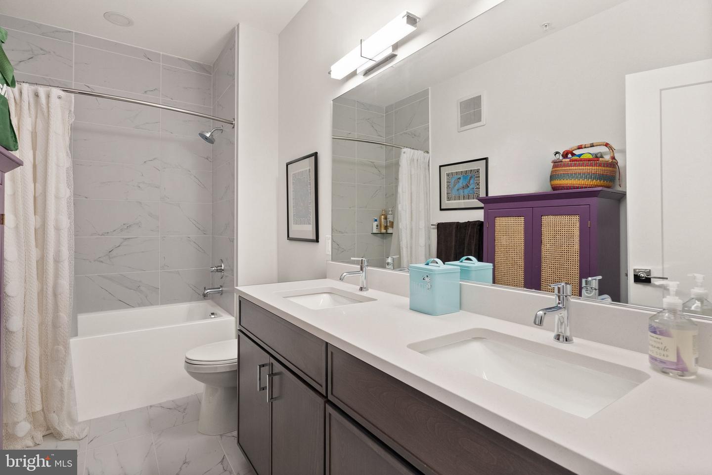 635 SLATERS LN #302, ALEXANDRIA, Virginia 22314, 2 Bedrooms Bedrooms, ,2 BathroomsBathrooms,Residential,For sale,635 SLATERS LN #302,VAAX2049910 MLS # VAAX2049910