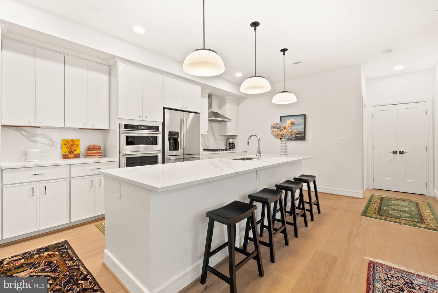 635 SLATERS LN #302, ALEXANDRIA, Virginia 22314, 2 Bedrooms Bedrooms, ,2 BathroomsBathrooms,Residential,For sale,635 SLATERS LN #302,VAAX2049910 MLS # VAAX2049910