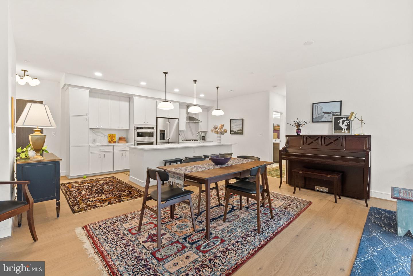 635 SLATERS LN #302, ALEXANDRIA, Virginia 22314, 2 Bedrooms Bedrooms, ,2 BathroomsBathrooms,Residential,For sale,635 SLATERS LN #302,VAAX2049910 MLS # VAAX2049910