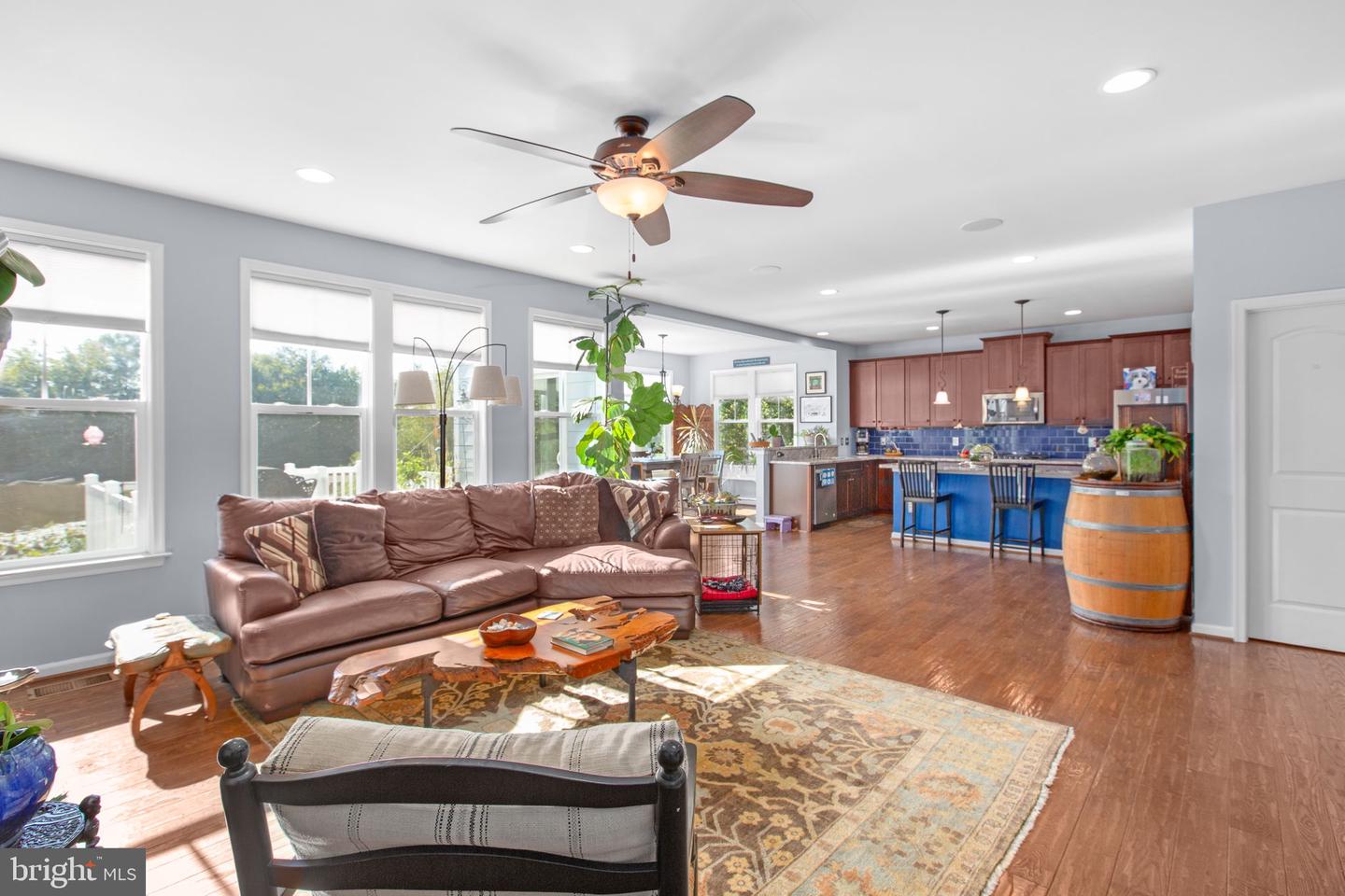 7116 LAKE DR, WARRENTON, Virginia 20187, 4 Bedrooms Bedrooms, 18 Rooms Rooms,4 BathroomsBathrooms,Residential,For sale,7116 LAKE DR,VAFQ2018366 MLS # VAFQ2018366